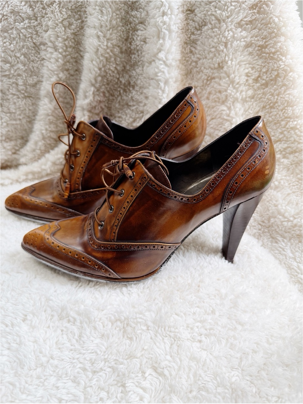 Stuart Weitzman Brown Leather Lace-Up Wingtip Heels